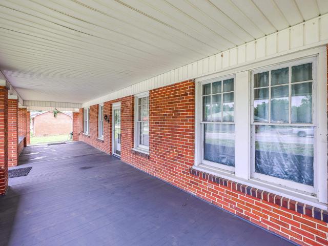 305 N Main St