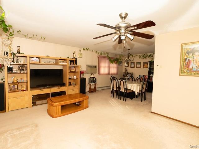 305 S 10th Street