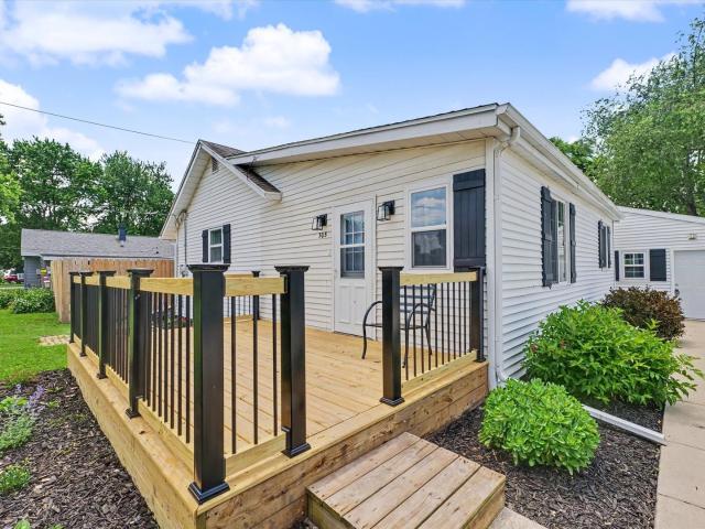 305 S 1st Street