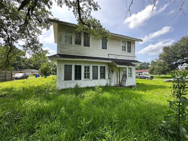 305 S 3rd Street
