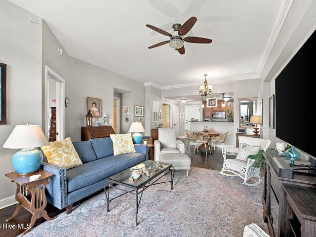305 Sky Sail Boulevard