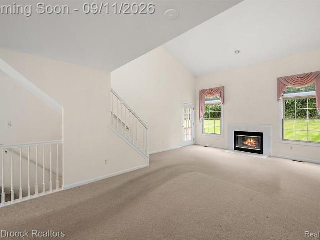 305 Pineknoll Court