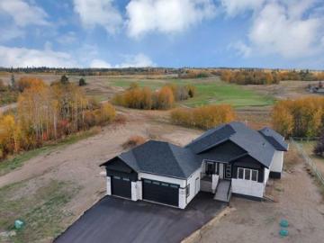305 Wolf Run Drive, Rural Ponoka County, AB, T4L 1X9 house for sale | Listing ID A2228 | Royal LePage