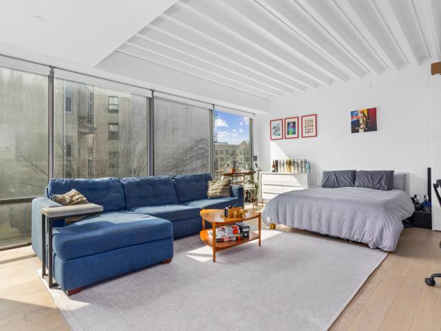 305 Union Avenue, Brooklyn, NY