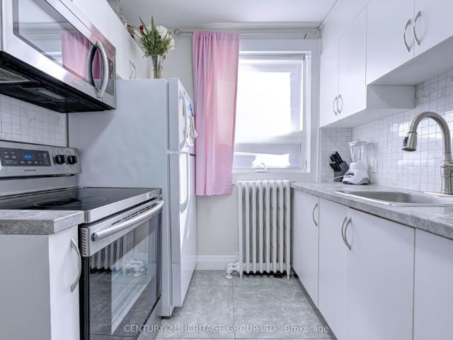 3065 Lake Shore Boulevard W, Toronto