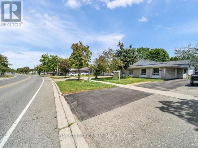 3068 Morning Star Drive, Mississauga, ON, L4T 1X2 house for sale | Listing ID W13622 | Royal LePage