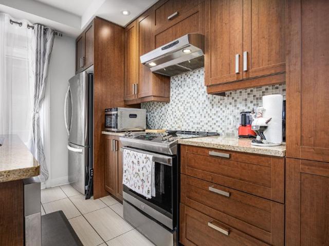 3060 Rue des Francs Bourgeois, Boisbriand, QC J7H