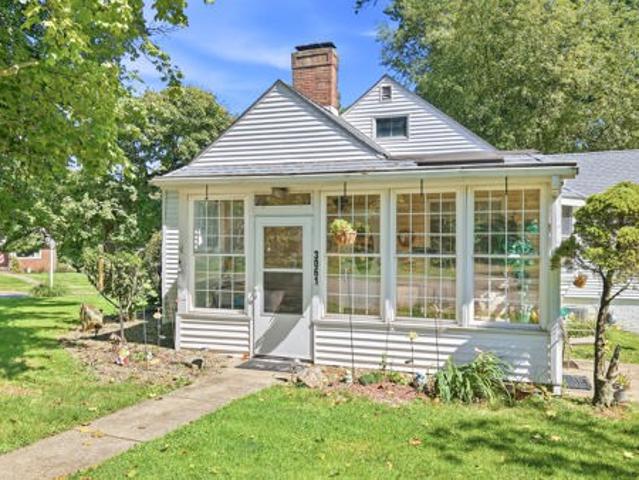 3061 Main St