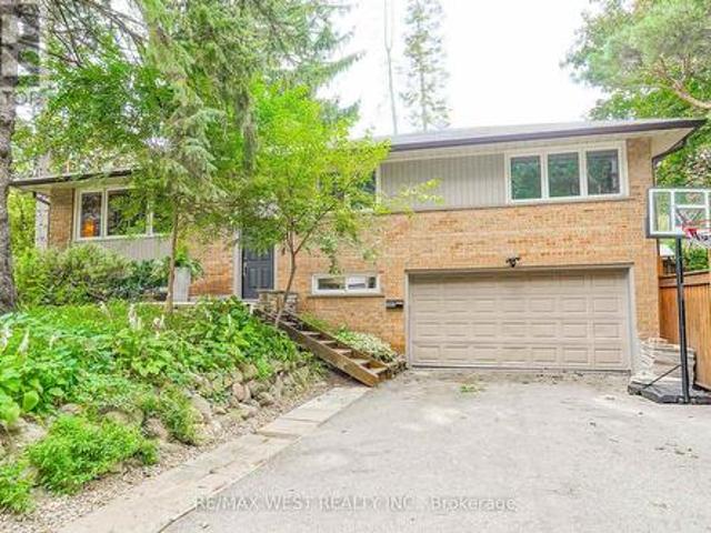 3062 O'Hagan Drive, Mississauga, ON, L5C 2C5 house for sale | Listing ID W13815 | Royal LePage