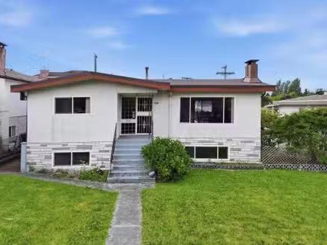 3063 Renfrew Street, Vancouver, BC, V5M 3K7 house for sale.
