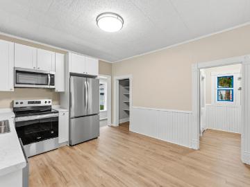 306 3rd Street S