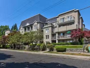 Greater Vancouver - Patio, Parking