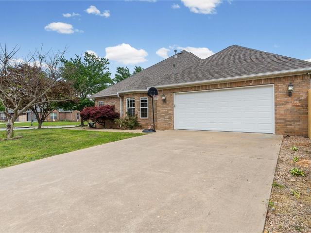 306 Camelot Drive