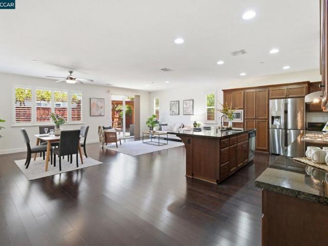 306 Crimson Cir
