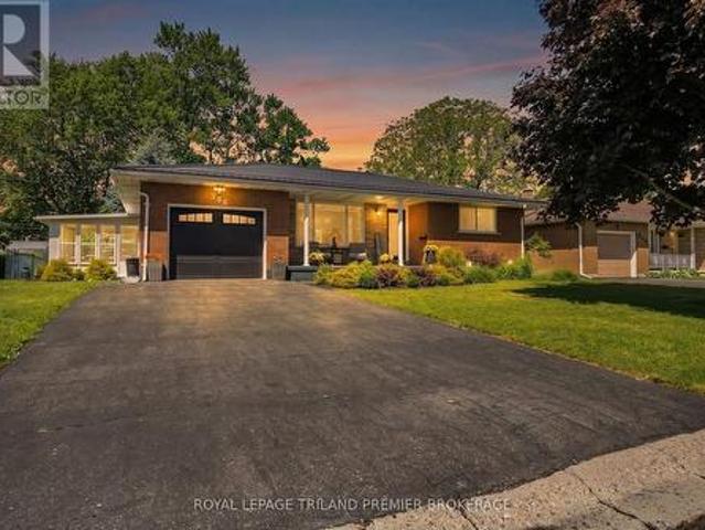 306 Adams Avenue, Norfolk Delhi, ON, N4B 2Y5 house for sale | Listing ID X13449 | Royal LePage
