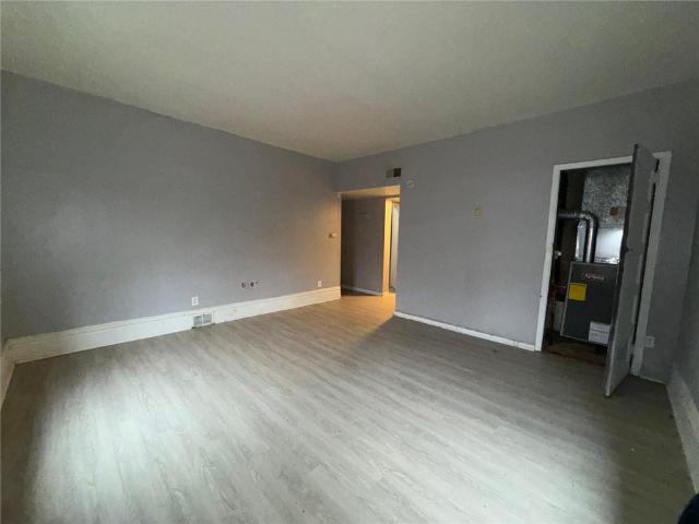 306 Broadway Ave