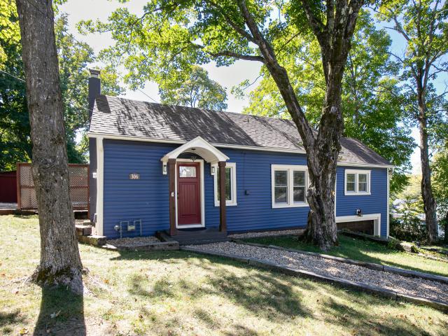 306 E Oak Street