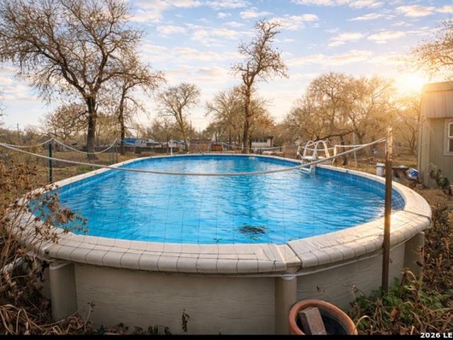 306 Flores Oaks