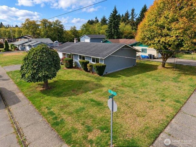 306 J St, Cosmopolis, WA 98537