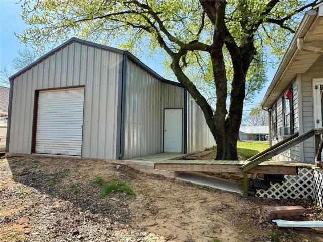 306 Oak Street