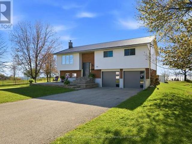 306 Lakeside Drive, Goderich. Town, ON, N7A 3X7 house for sale | Listing ID X13576 | Royal LePage