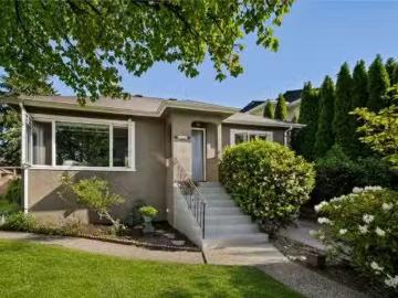 306 Ninth Avenue, New Westminster, BC, V3L 2A1 house for sal.
