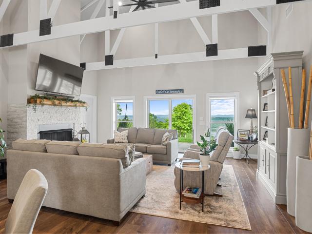 306 Rocky Point Circle