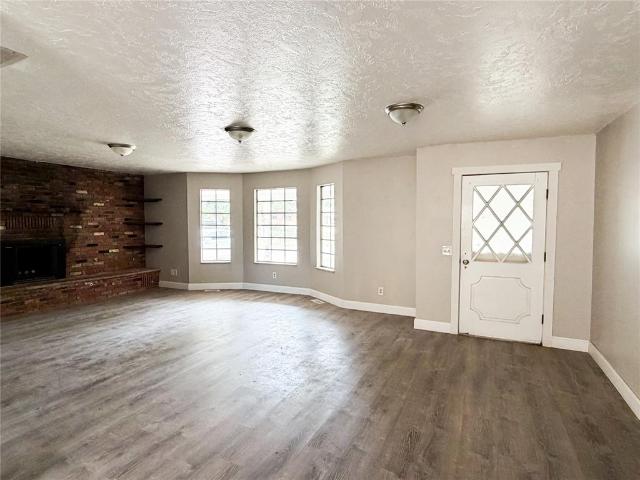 306 W 9th Road
