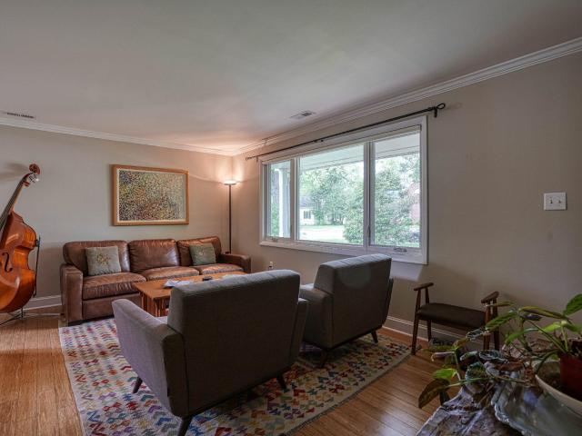 306 W Oak Avenue