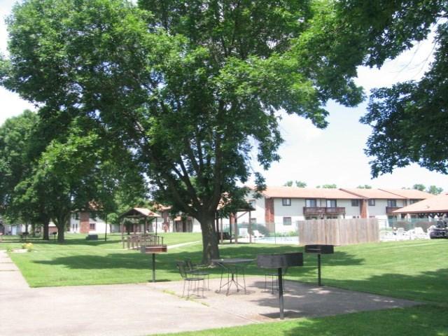 306 Woodwinds Court