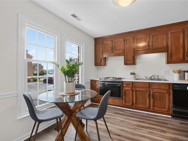 306 Worthington SQ