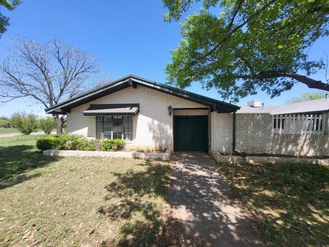 306 Wade St, Olney, TX 76374 | MLS #21325