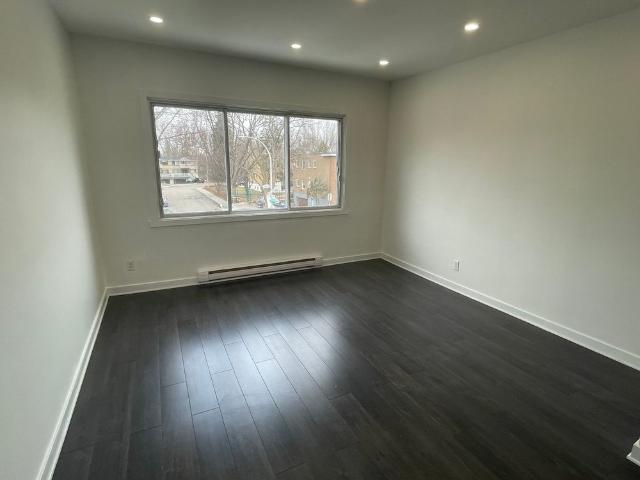 3078 Rue Marcel, Montréal Saint Laurent, QC H4R