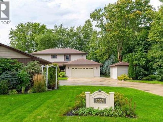 3079 St. Clair Parkway, Sombra, ON, N0P 2H0 house for sale | Listing ID 26022 | Royal LePage