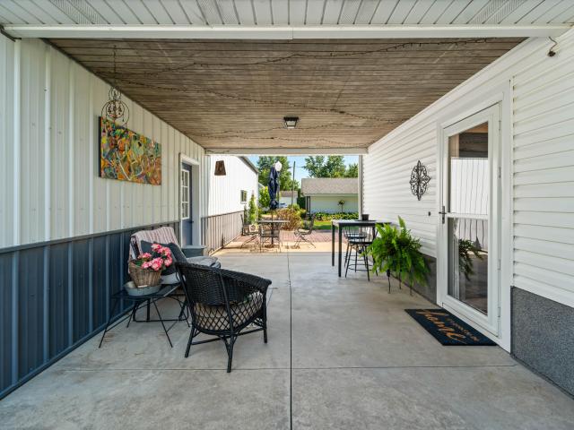 307 3rd Avenue NE