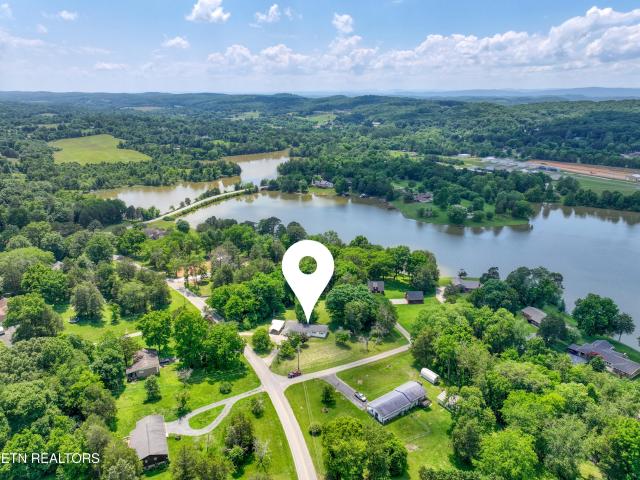 307 Anglers Cove Rd