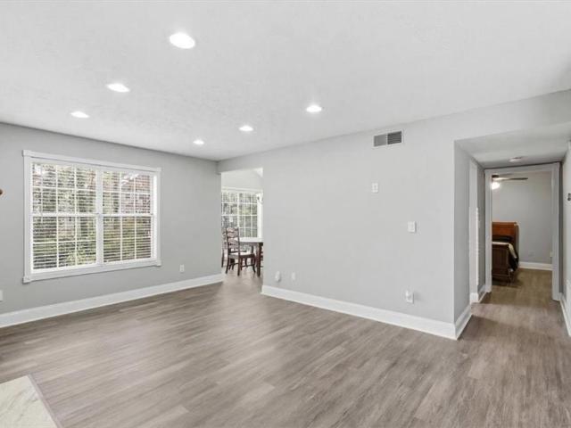 307 Glenleaf Drive