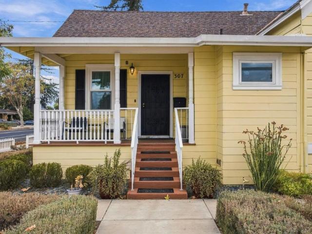 307 E 6th Street