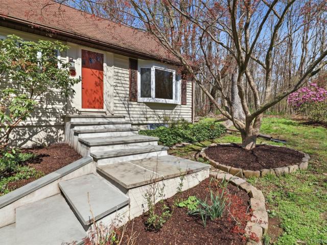 307 Old Kingston Rd, New Paltz, NY 12561 | MLS #1003