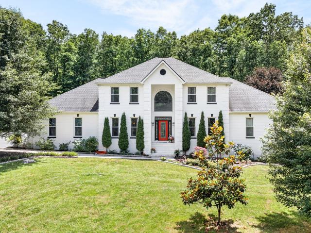 307 Laurel Cir