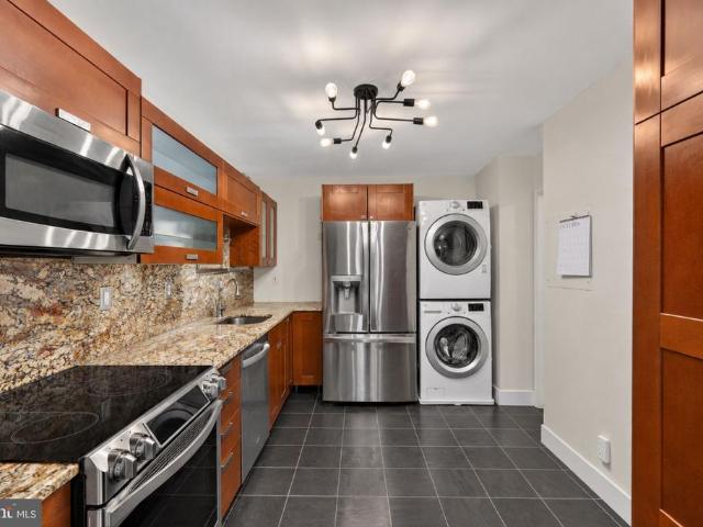 307 Yoakum Parkway # 622