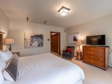 3084 Garnet Road, Teton Village, US, WY