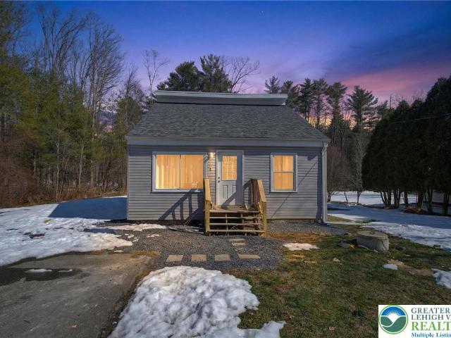 3084 Pleasant View Dr, Gilbert, PA 18331 | MLS #PM 142471