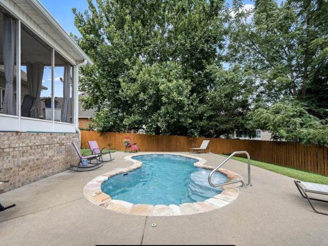 3084 Vicwood Dr