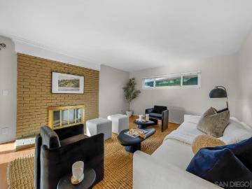 3086 Mercer Lane