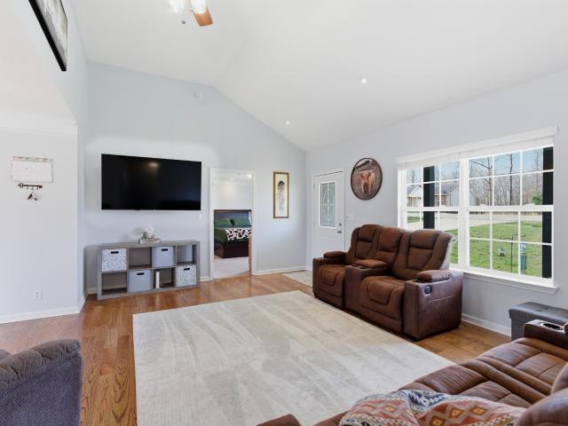 3080 Bowker Rd