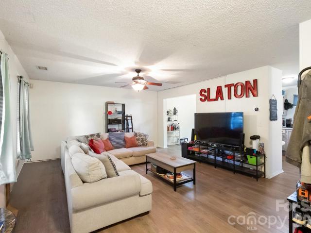 3081 Parade Lane SW