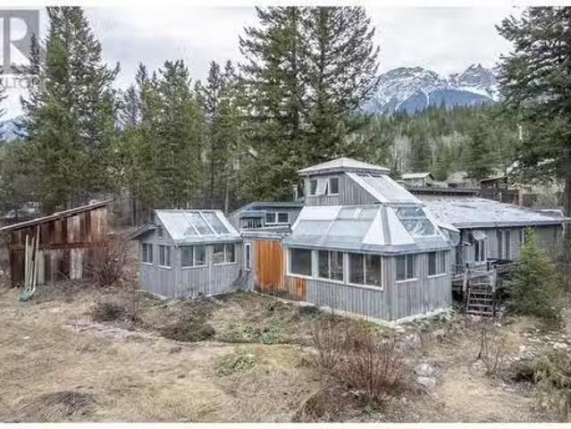 3082 Imler Road, Golden, BC, V0A 1H7 house for sale Listing.