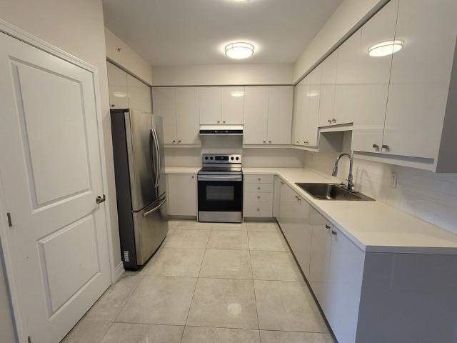 308 32 Wellington Street E, Aurora