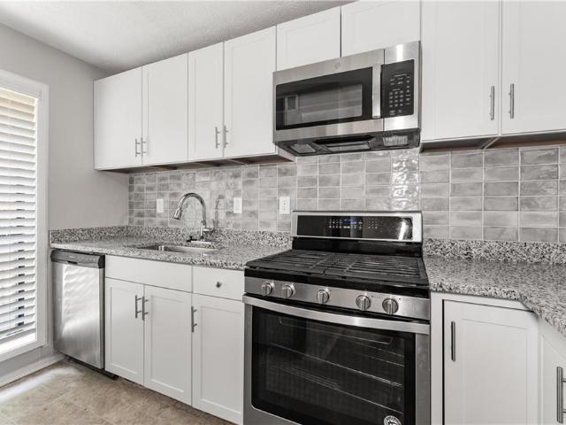 308 cumberland court se